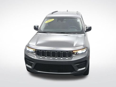 Used 2024 Jeep Grand Cherokee Laredo RWD image 23