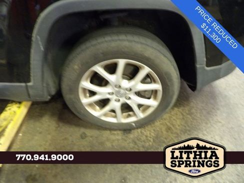 Used 2017 Jeep Cherokee Latitude FWD image 13