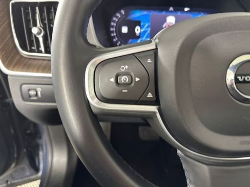 Used 2022 Volvo XC60 B5 Momentum w/ Climate Package AWD/4WD image 15