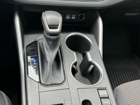 Used 2023 Toyota Highlander LE image 25