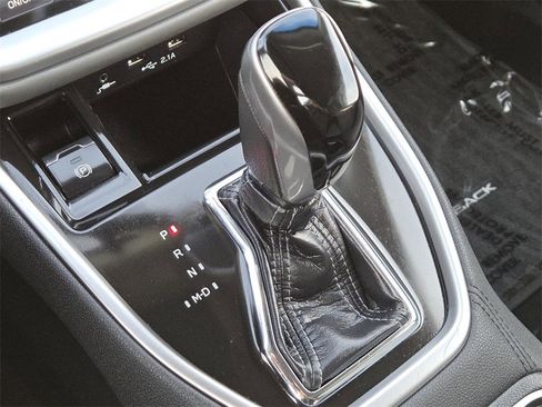 Used 2022 Subaru Outback Limited image 25