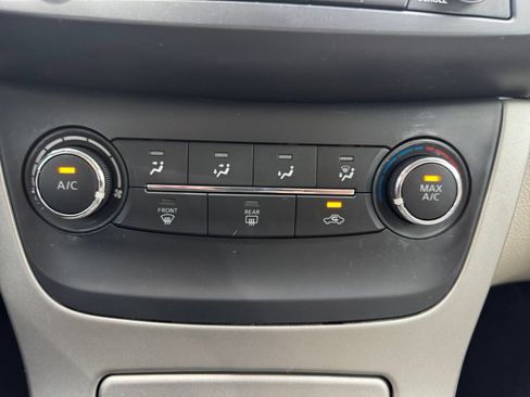 Used 2015 Nissan Sentra SV FWD image 20