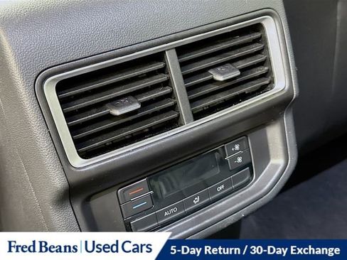 Used 2025 Volkswagen Atlas SE image 25