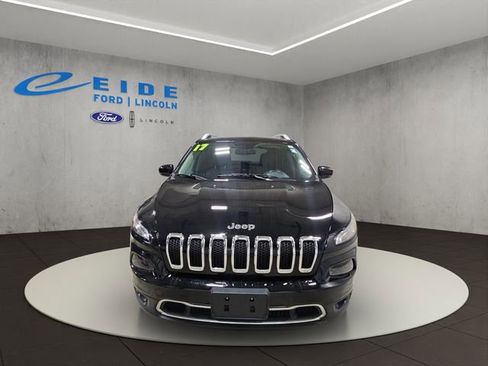 Used 2017 Jeep Cherokee Limited AWD/4WD image 6