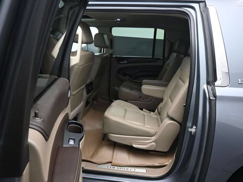 Used 2020 Chevrolet Suburban LT AWD/4WD image 34