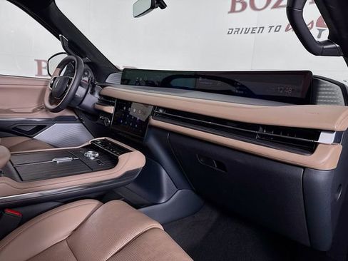 New 2025 Lincoln Navigator L Black Label image 33