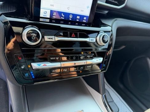 Used 2024 Ford Explorer ST w/ Equipment Group 401A AWD/4WD image 32