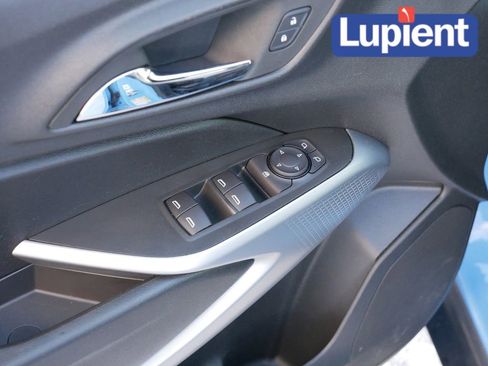 Used 2024 Chevrolet Trax RS image 14