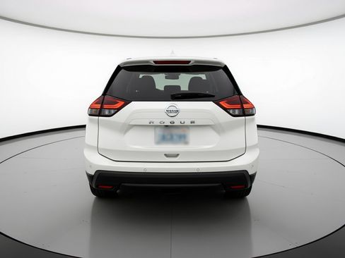 Used 2025 Nissan Rogue SV image 7