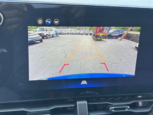 Used 2025 Chevrolet Equinox RS w/ Convenience Package III FWD image 28