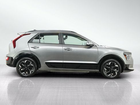 Used 2024 Kia Niro Wind w/ Wind Preserve Package FWD image 6