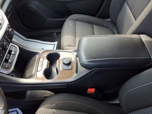 Certified 2023 GMC Acadia SLE image 21