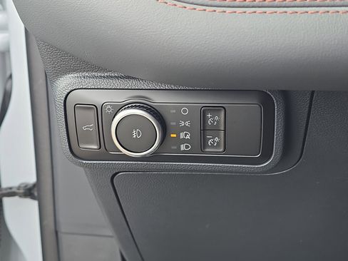 New 2026 Ford Explorer Active w/ Active Comfort Package image 16