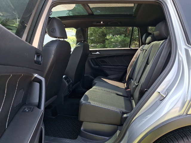 Certified 2024 Volkswagen Tiguan SE R-Line AWD/4WD image 10