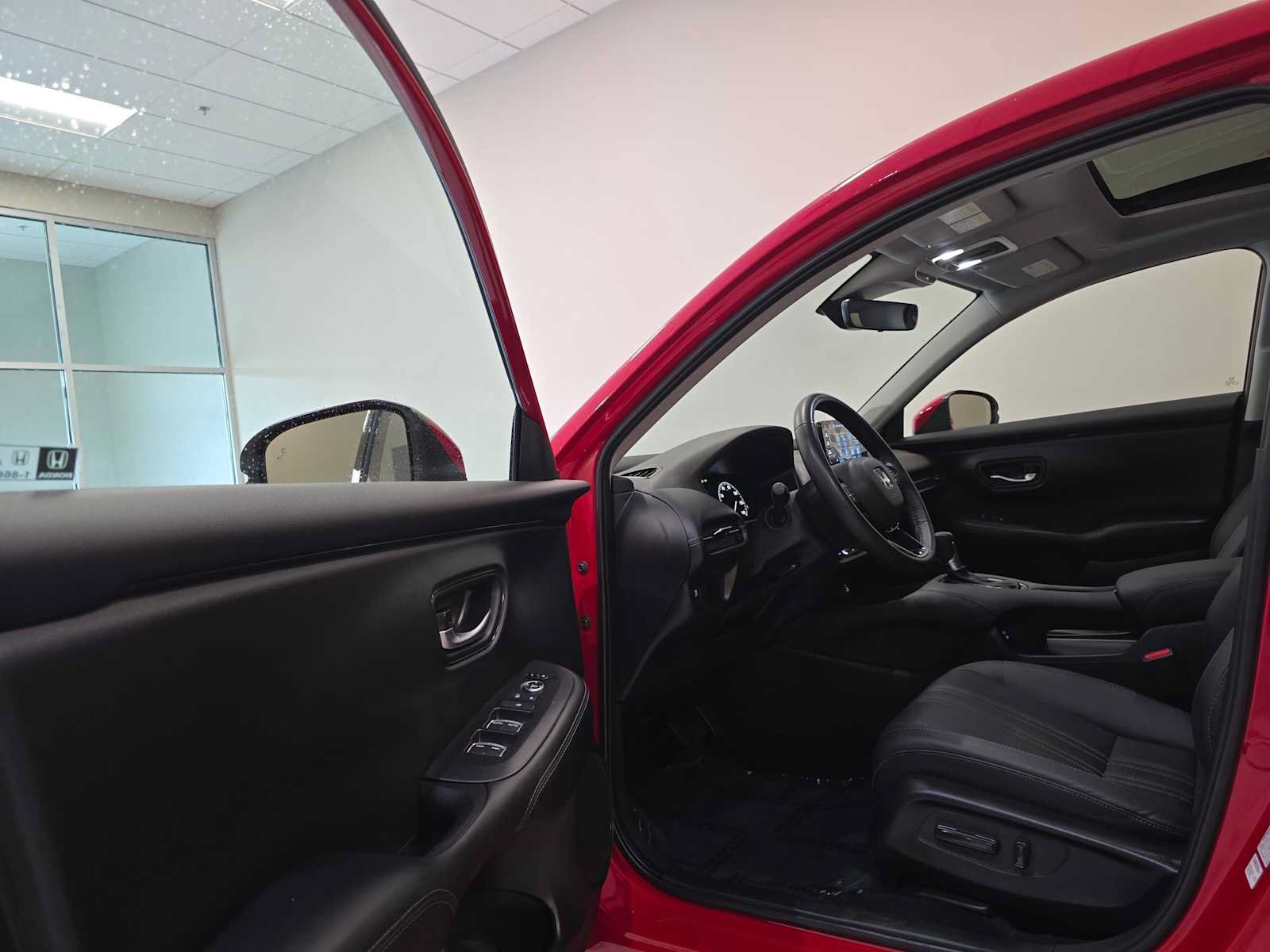 Used 2025 Honda HR-V EX-L image 24