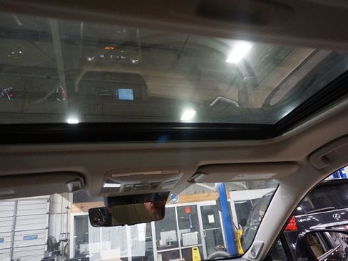 Used 2021 Toyota RAV4 Limited w/ Limited Grade Weather Package FWD image 13