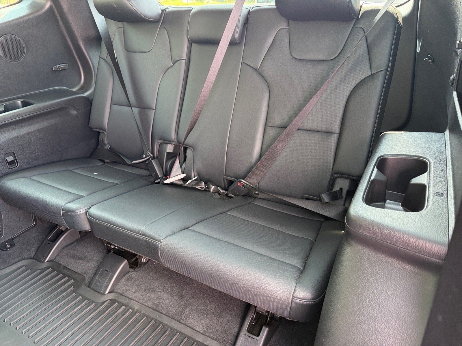 Used 2024 Kia Telluride SX w/ Towing Package FWD image 15
