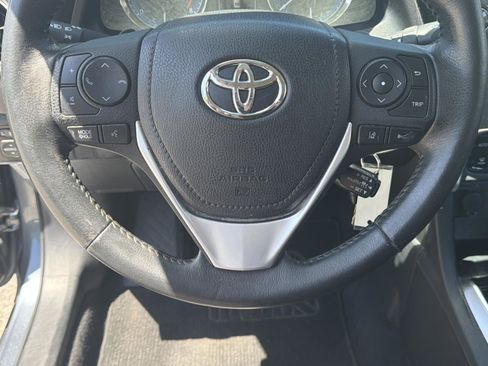 Used 2019 Toyota Corolla SE FWD image 18