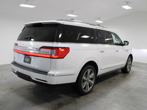 Used 2018 Lincoln Navigator L Reserve w/ Technology Package image 9