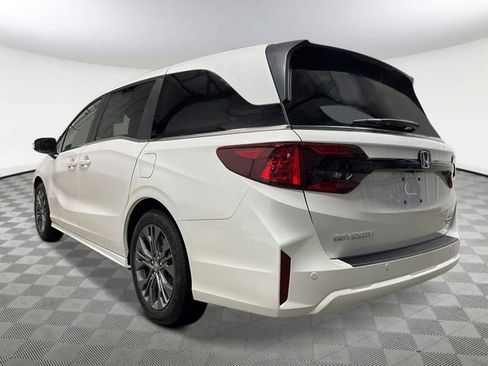 New 2026 Honda Odyssey Touring image 4