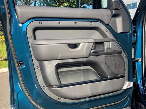 New 2026 Land Rover Defender 110 OCTA image 10