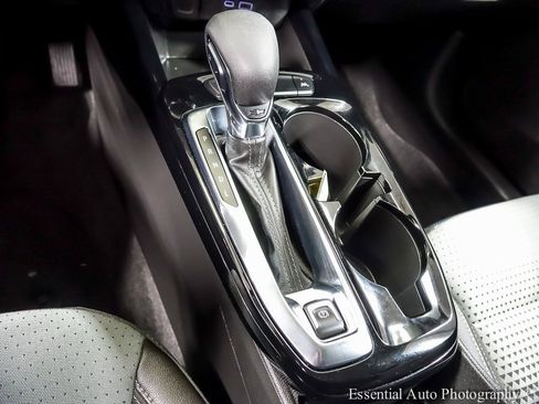 Certified 2025 Chevrolet Trax LT w/ LT Convenience Package image 17