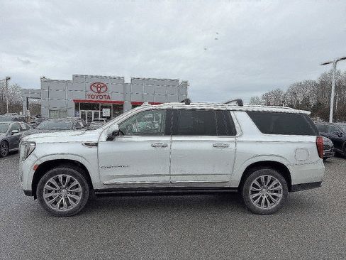 Used 2021 GMC Yukon XL Denali w/ Denali Ultimate Package image 10