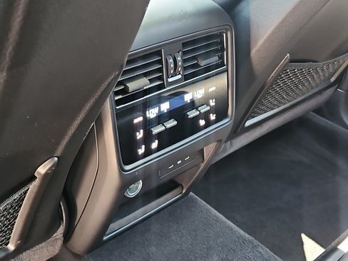 Certified 2024 Porsche Cayenne AWD/4WD image 20