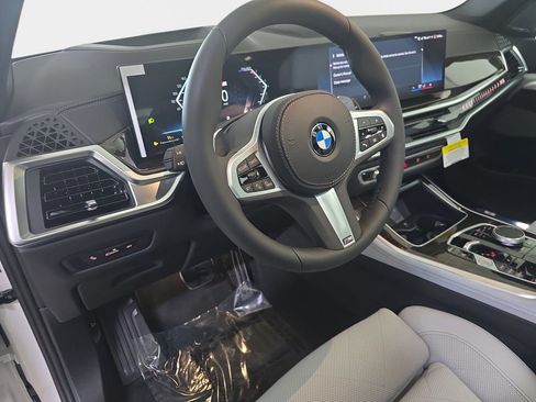 New 2026 BMW X5 sDrive40i w/ M Sport Package image 13