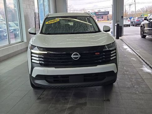 Used 2025 Nissan Kicks SR w/ Illumination Package AWD/4WD image 3