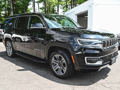 Used 2023 Jeep Wagoneer Series II AWD/4WD image 3