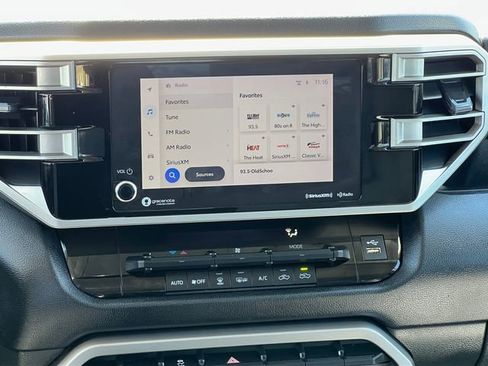 Used 2022 Toyota Tundra SR5 w/ SR5 Convenience Package AWD/4WD image 18