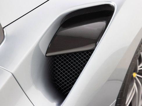 Used 2017 Ferrari 488 Spider RWD image 39