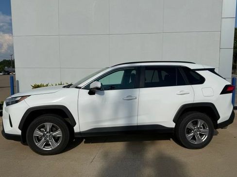 Used 2024 Toyota RAV4 XLE FWD image 6