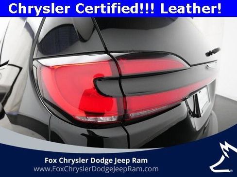 Certified 2024 Chrysler Pacifica Touring-L image 32