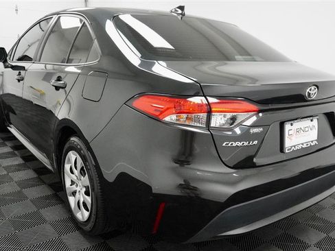 Used 2022 Toyota Corolla LE image 6
