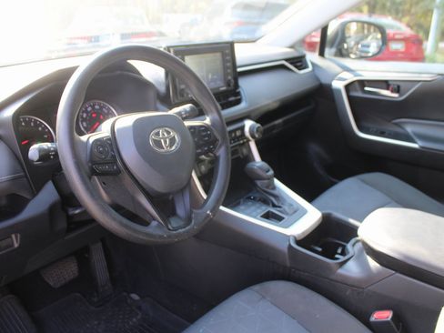Used 2022 Toyota RAV4 XLE image 22