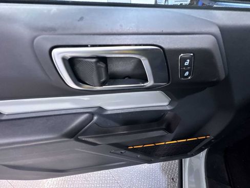 Used 2024 Ford Bronco Badlands image 12