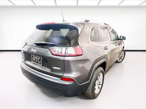 Used 2020 Jeep Cherokee Latitude Plus image 3