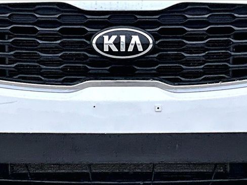 Used 2019 Kia Sorento LX image 12