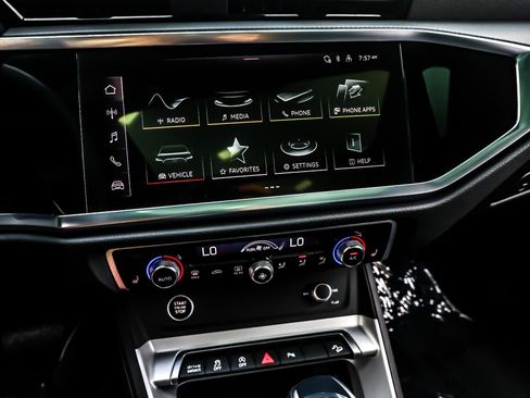 Used 2025 Audi Q3 2.0T Premium Plus w/ Premium Plus Package image 21