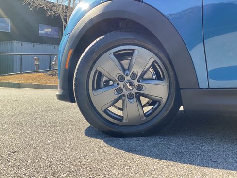 Used 2023 MINI Cooper 2-Door Hardtop image 17