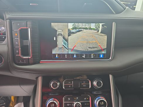 Used 2023 GMC Yukon Denali AWD/4WD image 25