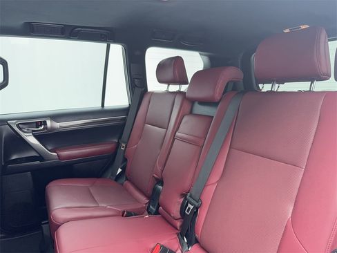 Used 2023 Lexus GX 460 Premium w/ Premium Package image 40