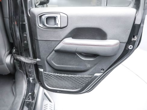 Used 2019 Jeep Wrangler Unlimited Rubicon w/ Dual Top Group image 32