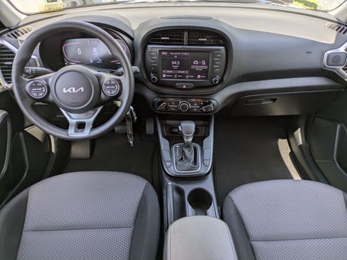 Certified 2024 Kia Soul LX FWD image 11