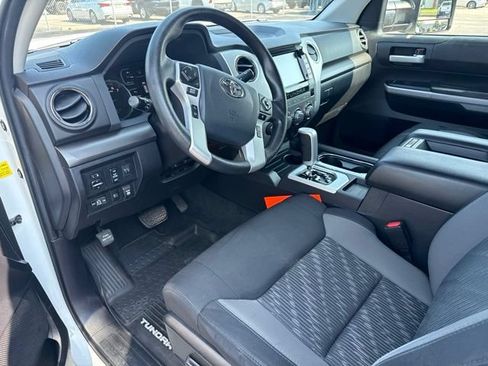 Used 2020 Toyota Tundra SR5 w/ SR5 Upgrade Package AWD/4WD image 24