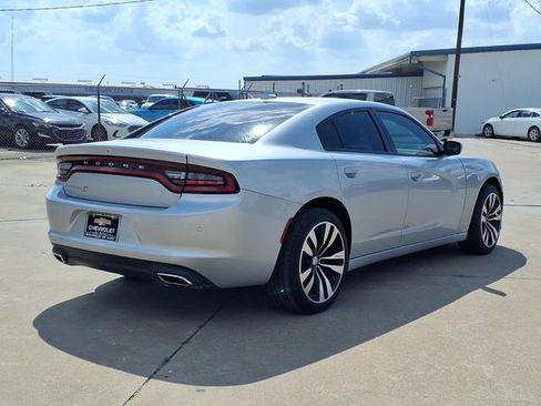 Used 2022 Dodge Charger SXT w/ Cold Weather Package AWD/4WD image 5