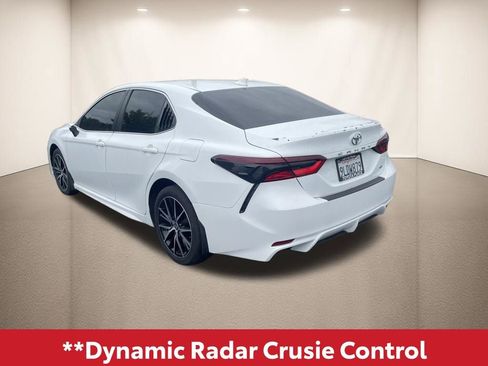 Used 2024 Toyota Camry SE FWD image 6
