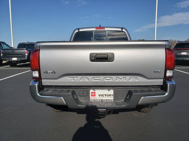 Used 2018 Toyota Tacoma SR5 AWD/4WD image 6